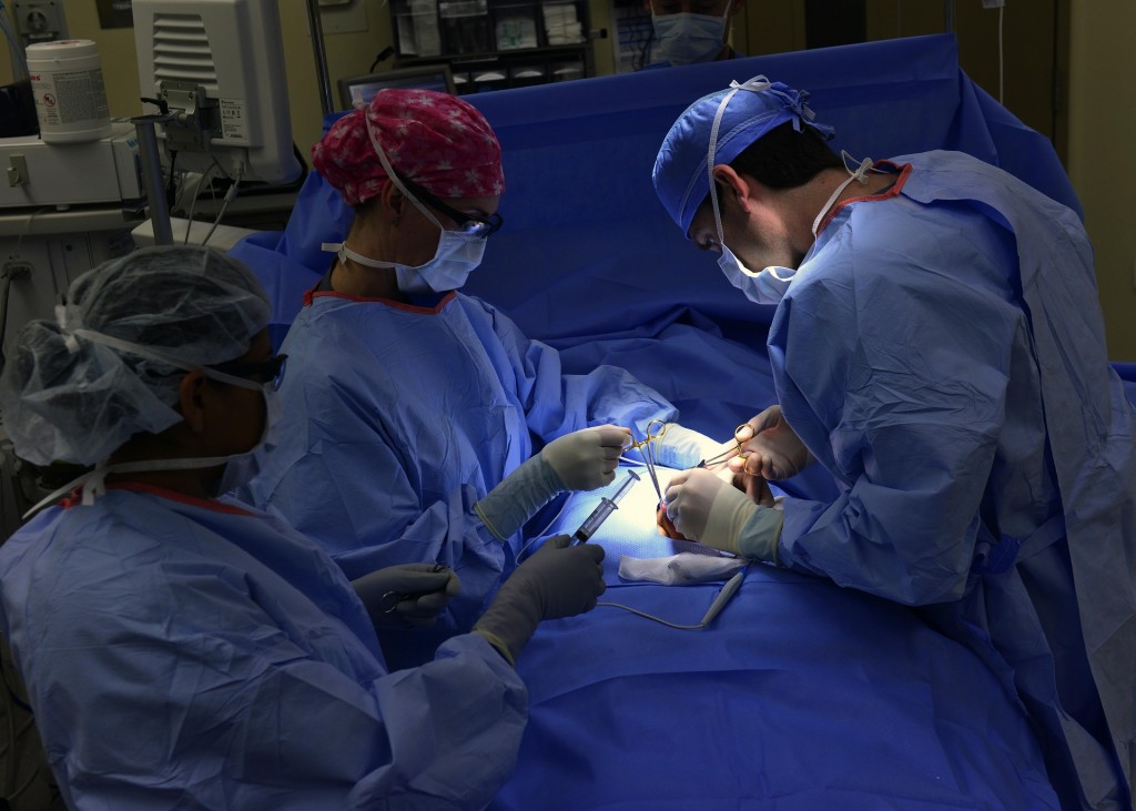 surgery 688378 1920