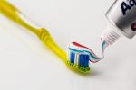 Πόσο και πώς πρέπει να βουρτσίζουμε τα δόντια μας