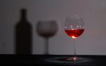 Μπορεί το κρασί να βοηθήσει τον αγώνα για λιγότερα σφραγίσματα;