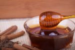 Βήχας: Ναι στο μέλι, όχι στα φάρμακα