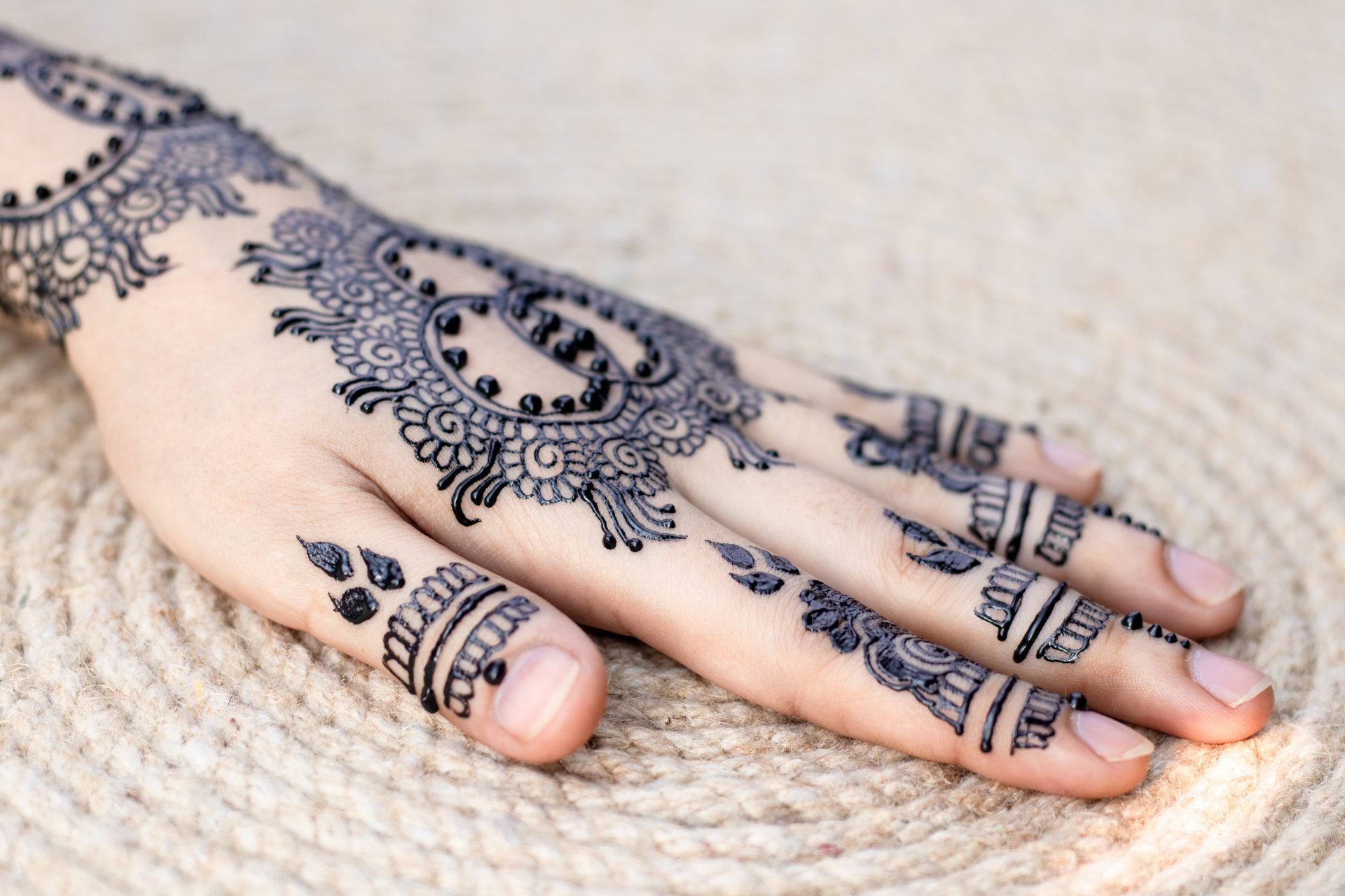mehendi training center rRKGy RN unsplash