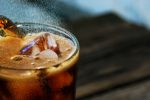 Είναι επικίνδυνη η κατανάλωση ζαχαρούχων ροφημάτων;