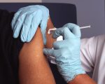 Δοκιμές και σε μικρότερες ηλικίες για το εμβόλιο της Pfizer