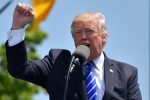 Και οι «χαλαροί» κολλάνε: θετικός ο Trump στον κορωνοϊό