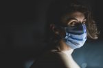 Τρεις φορές πιο θανατηφόρα από τη γρίπη η Covid-19