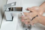 Κορωνοϊός: Να συνεχίσω να πλένω τα χέρια μου συχνά;