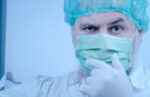 Πώς φτάσαμε στην «επίταξη ιατρικών υπηρεσιών» στην Αττική