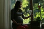 Πιο επικίνδυνη η Δέλτα για τις εγκύους