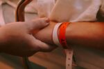 Καρκινοπαθή παιδιά από την Ουκρανία συνεχίζουν τη θεραπεία τους στη Μεγάλη Βρετανία