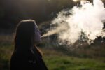 Αναπνευστικά προβλήματα για τους έφηβους που «ατμίζουν»